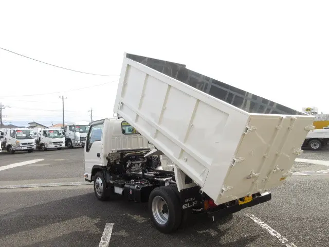 いすゞ エルフ 2PG-NKS88AD(4WD)の写真3