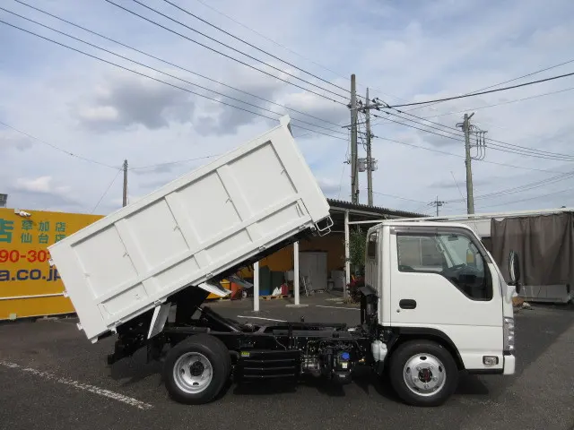いすゞ エルフ 2PG-NKS88AD(4WD)の写真6