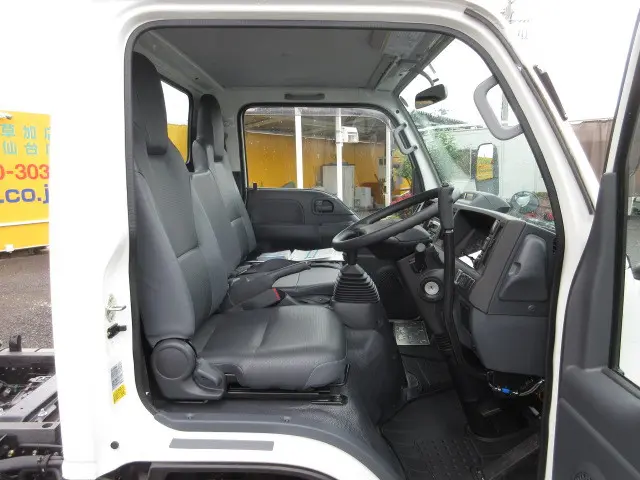 いすゞ エルフ 2PG-NKS88AD(4WD)の写真12