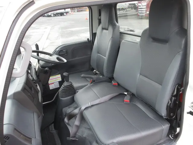 いすゞ エルフ 2PG-NKS88AD(4WD)の写真19