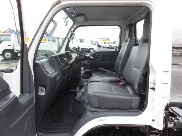 いすゞ エルフ 2PG-NKS88AD(4WD)の写真20