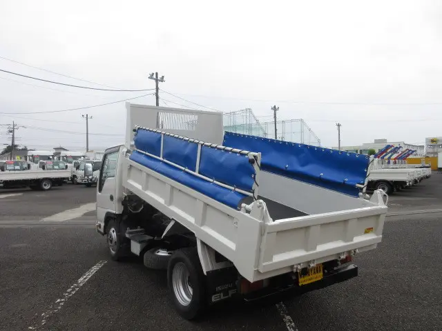 いすゞ エルフ TPG-NKR85AN(2WD)の写真9