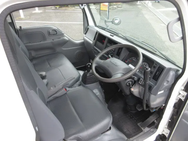 いすゞ エルフ TPG-NKR85AN(2WD)の写真19