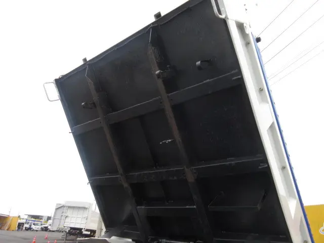 いすゞ エルフ TPG-NKR85AN(2WD)の写真35