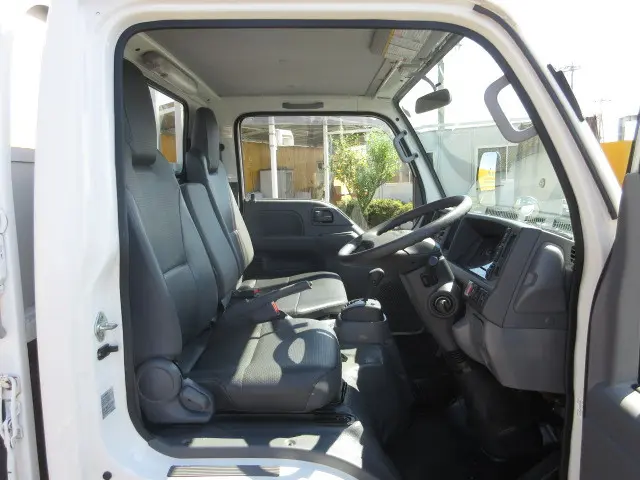 いすゞ エルフ TRG-NKR85A(2WD)の写真12