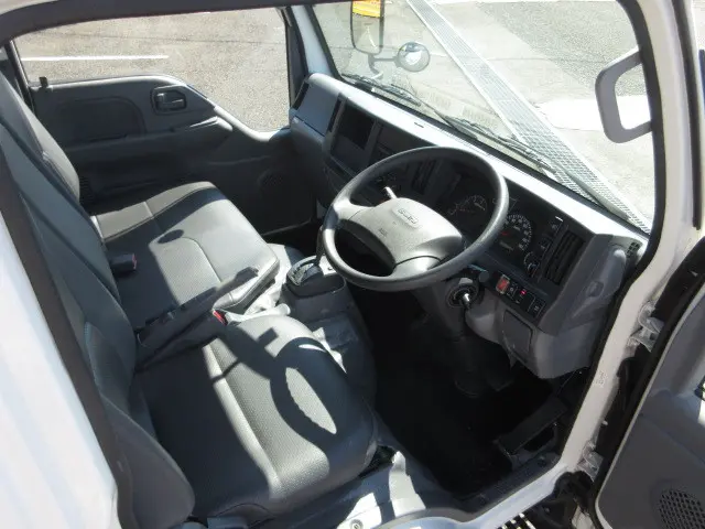 いすゞ エルフ TRG-NKR85A(2WD)の写真13