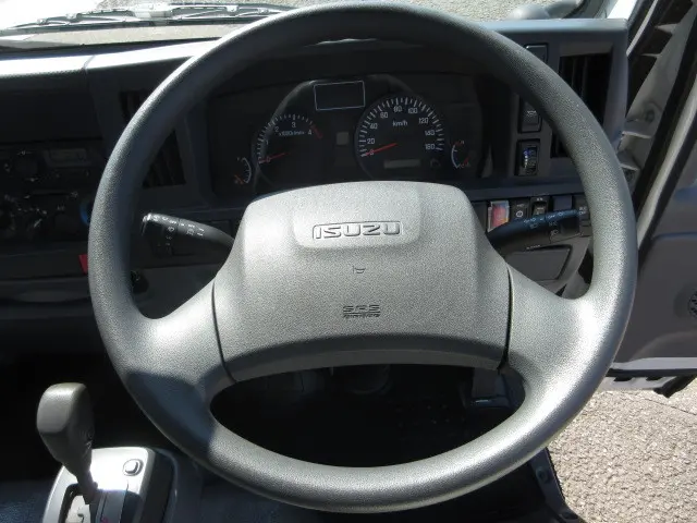 いすゞ エルフ TRG-NKR85A(2WD)の写真14