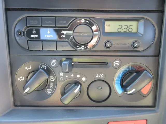 いすゞ エルフ TRG-NKR85A(2WD)の写真16