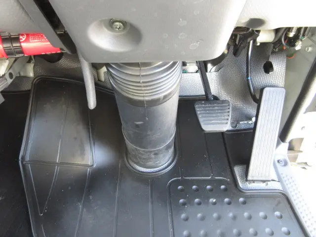 いすゞ エルフ TRG-NKR85A(2WD)の写真18