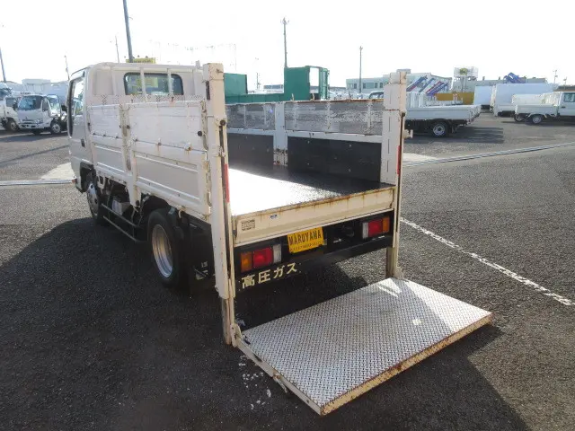 いすゞ エルフ TRG-NKR85A(2WD)の写真32