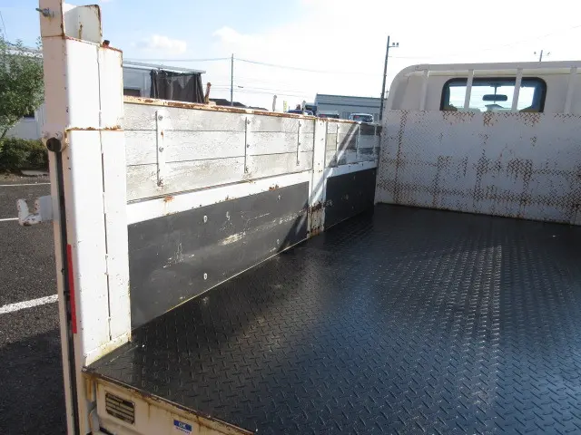 いすゞ エルフ TRG-NKR85A(2WD)の写真33