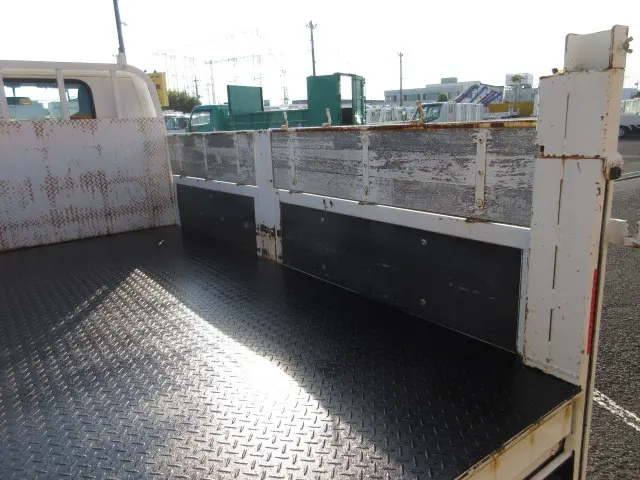 いすゞ エルフ TRG-NKR85A(2WD)の写真34