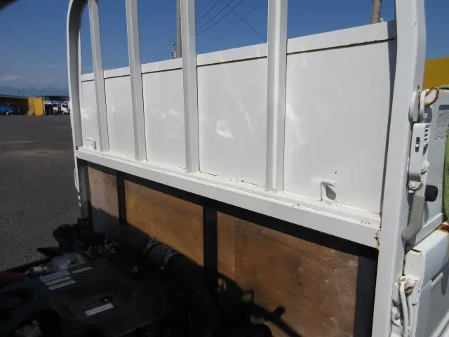 いすゞ エルフ TRG-NKR85A(2WD)の写真37