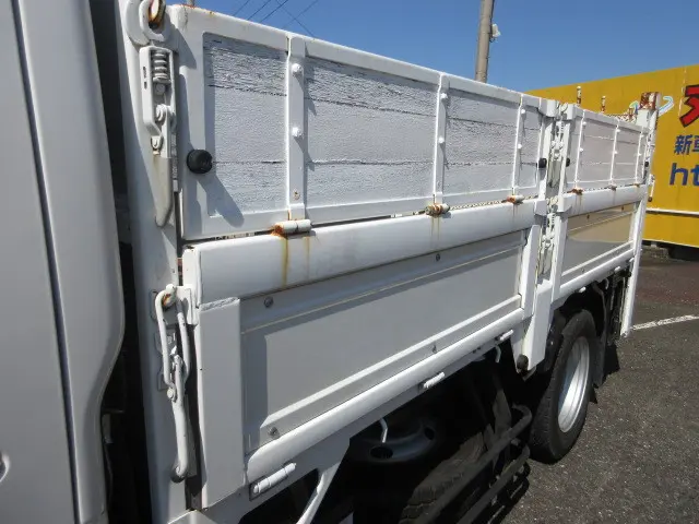 いすゞ エルフ TRG-NKR85A(2WD)の写真38