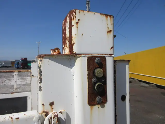 いすゞ エルフ TRG-NKR85A(2WD)の写真42