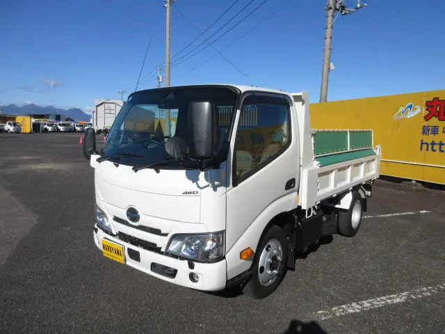 日野 デュトロ 2DG-XZU675T(4WD)の写真1