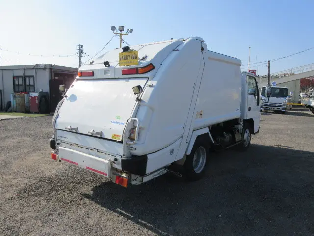 いすゞ エルフ BKG-NKR85AN(2WD)の写真4