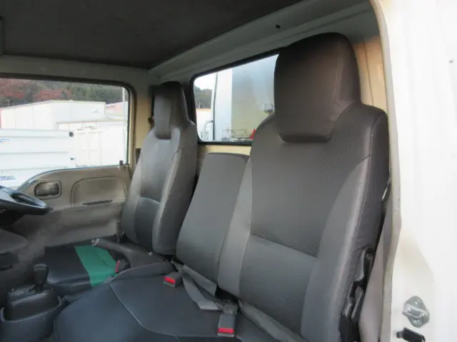 いすゞ エルフ BKG-NKR85AN(2WD)の写真24