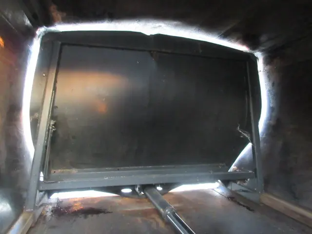 いすゞ エルフ BKG-NKR85AN(2WD)の写真33