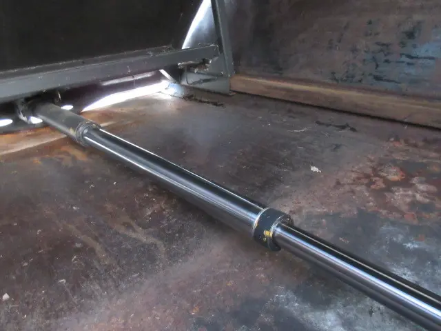 いすゞ エルフ BKG-NKR85AN(2WD)の写真34