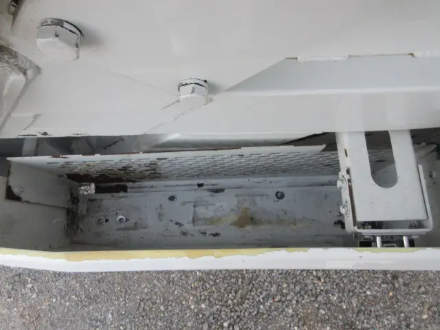 いすゞ エルフ BKG-NKR85AN(2WD)の写真43