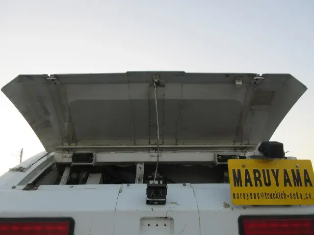 いすゞ エルフ BKG-NKR85AN(2WD)の写真44