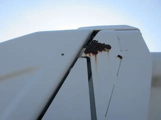 いすゞ エルフ BKG-NKR85AN(2WD)の写真48