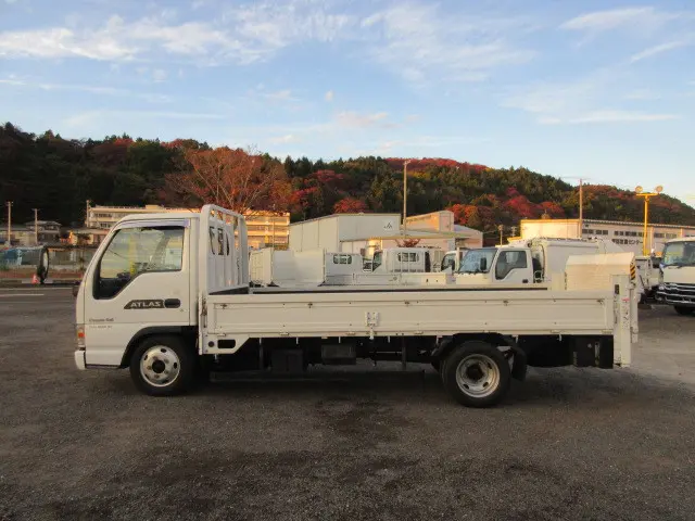 日産 アトラス KR-AKR81LAR(2WD)の写真5