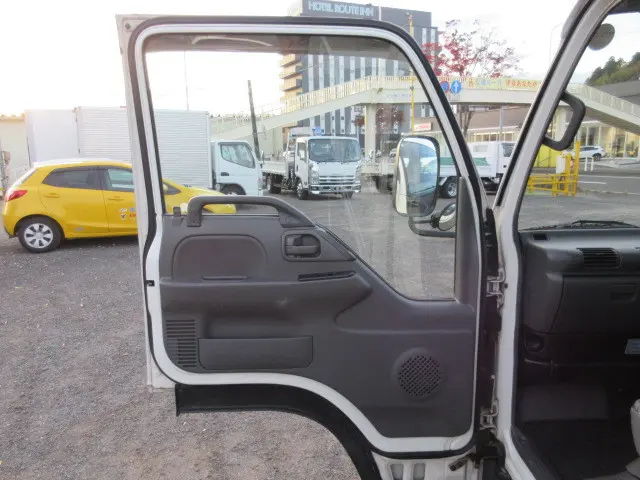 日産 アトラス KR-AKR81LAR(2WD)の写真22