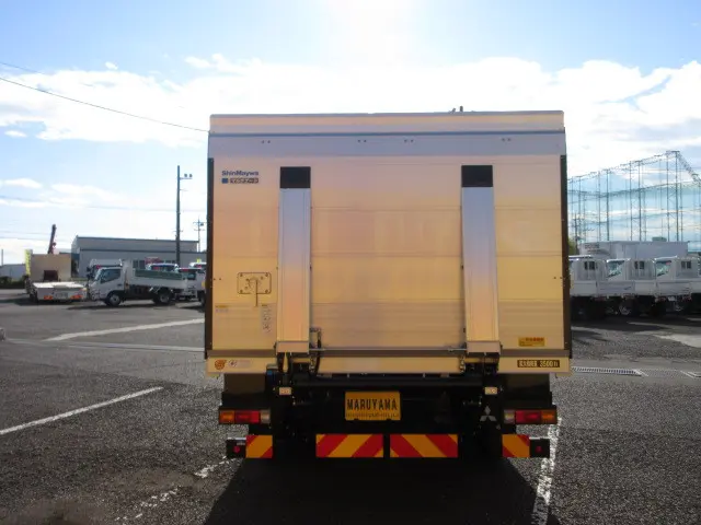 三菱 キャンター 2PG-FEB90(2WD)の写真7