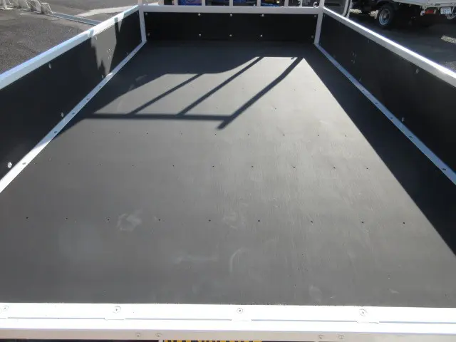 三菱 キャンター 2PG-FEB90(2WD)の写真12