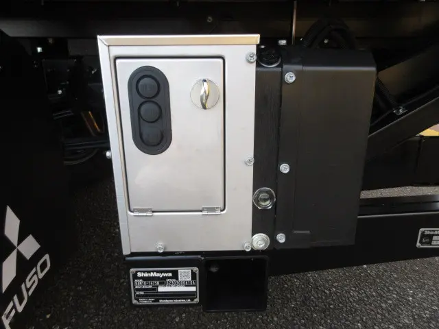 三菱 キャンター 2PG-FEB90(2WD)の写真43