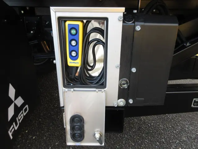 三菱 キャンター 2PG-FEB90(2WD)の写真44