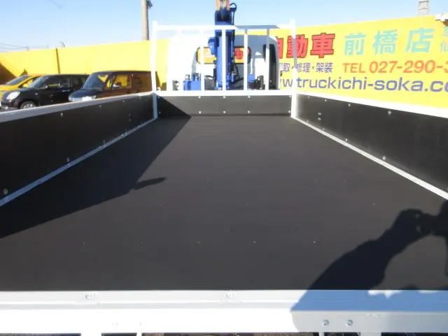 三菱 キャンター 2PG-FEB90(2WD)の写真9