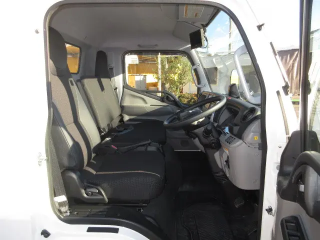 三菱 キャンター 2PG-FEB90(2WD)の写真16