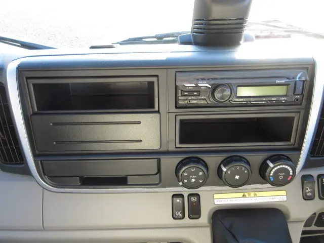 三菱 キャンター 2PG-FEB90(2WD)の写真18