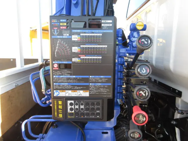 三菱 キャンター 2PG-FEB90(2WD)の写真34