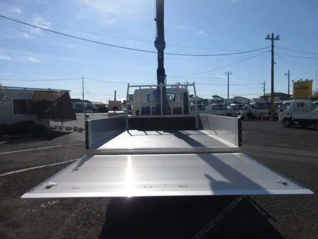 三菱 キャンター 2PG-FEB90(2WD)の写真11