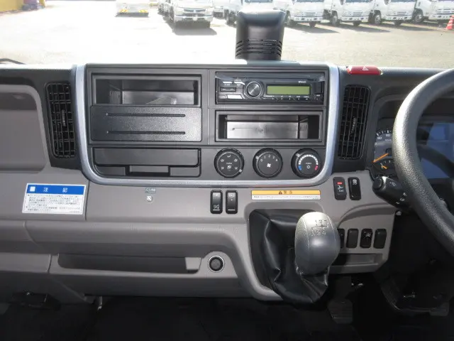 三菱 キャンター 2PG-FEB90(2WD)の写真16