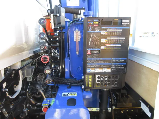 三菱 キャンター 2PG-FEB90(2WD)の写真32