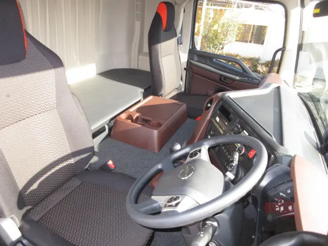 日野 プロフィア 2DG-FS1AGE(6x4)の写真17