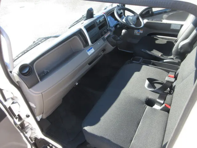 三菱 キャンター 2PG-FEB90(2WD)の写真26