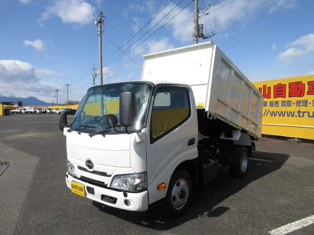 日野 デュトロ 2DG-XZU675T(4WD)の写真1