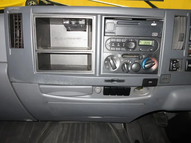 いすゞ フォワード TKG-FRR90S2(2WD)の写真15