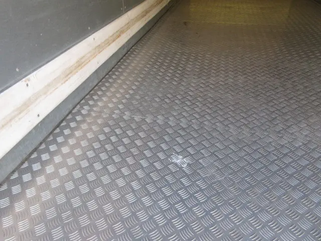 いすゞ フォワード TKG-FRR90S2(2WD)の写真43