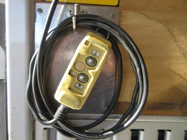 いすゞ フォワード TKG-FRR90S2(2WD)の写真44