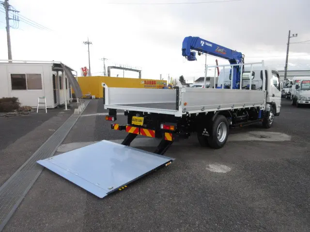 三菱 キャンター 2PG-FEB90(2WD)の写真9