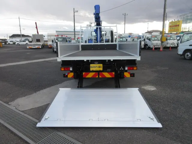 三菱 キャンター 2PG-FEB90(2WD)の写真10