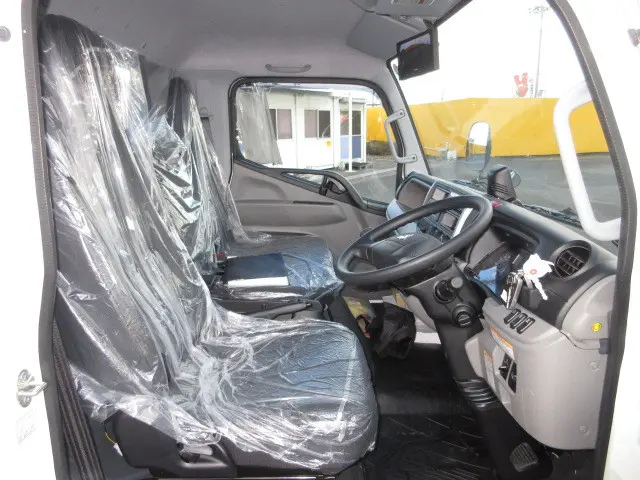 三菱 キャンター 2PG-FEB90(2WD)の写真24