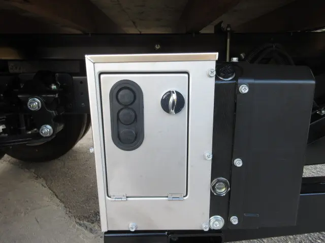 三菱 キャンター 2PG-FEB90(2WD)の写真44